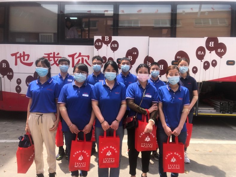 Love and charity ∣Employees donate blood for charity.