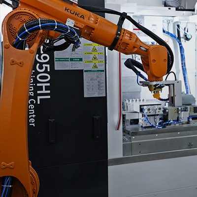 INDUSTRIAL ROBOT